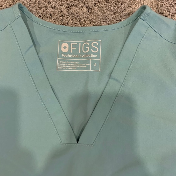 Figs Tops - Like new teal scrub top FIGS